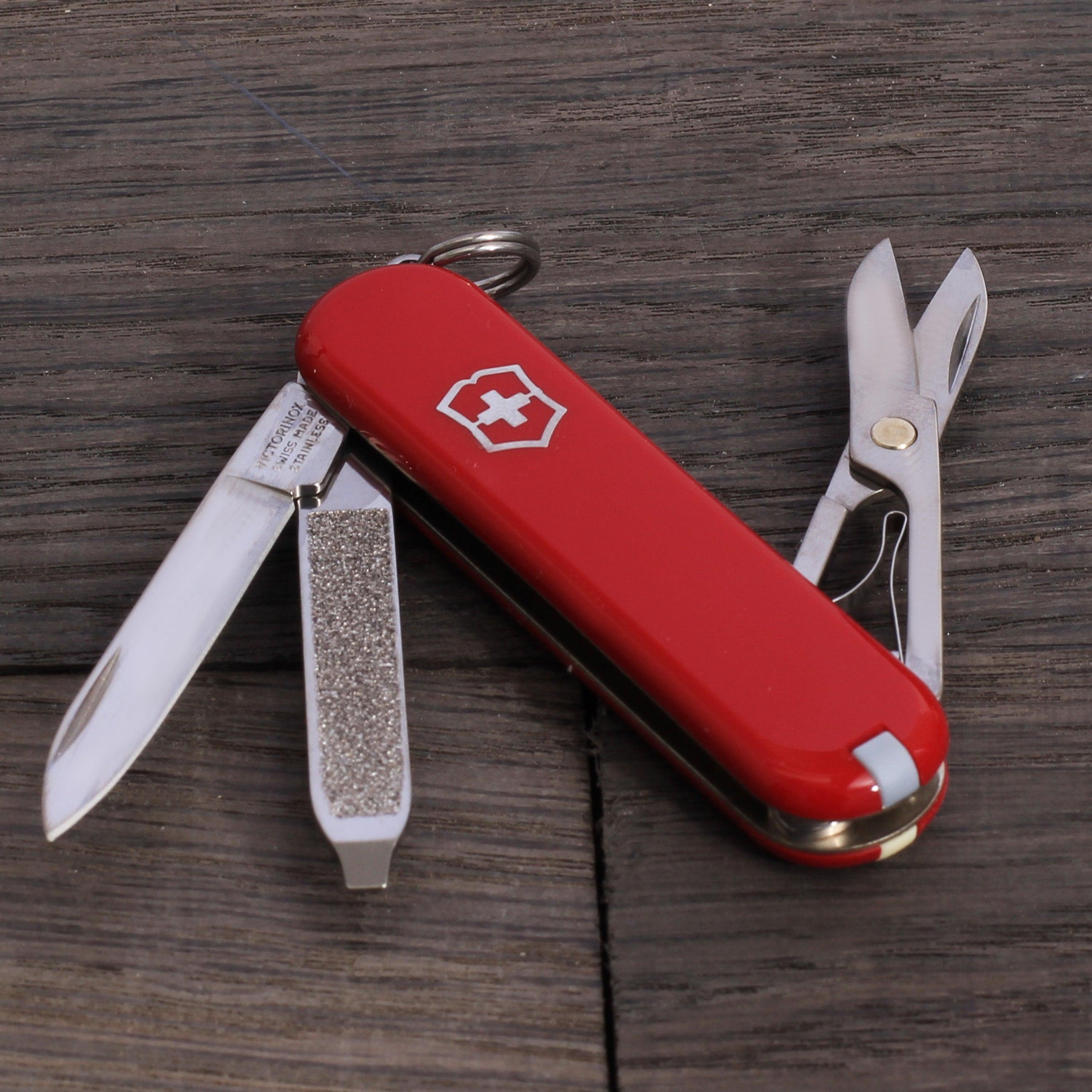 Victorinox Classic SD | Rot | Länge: 5,8 cm | 7 Funktionen - MANSHIT