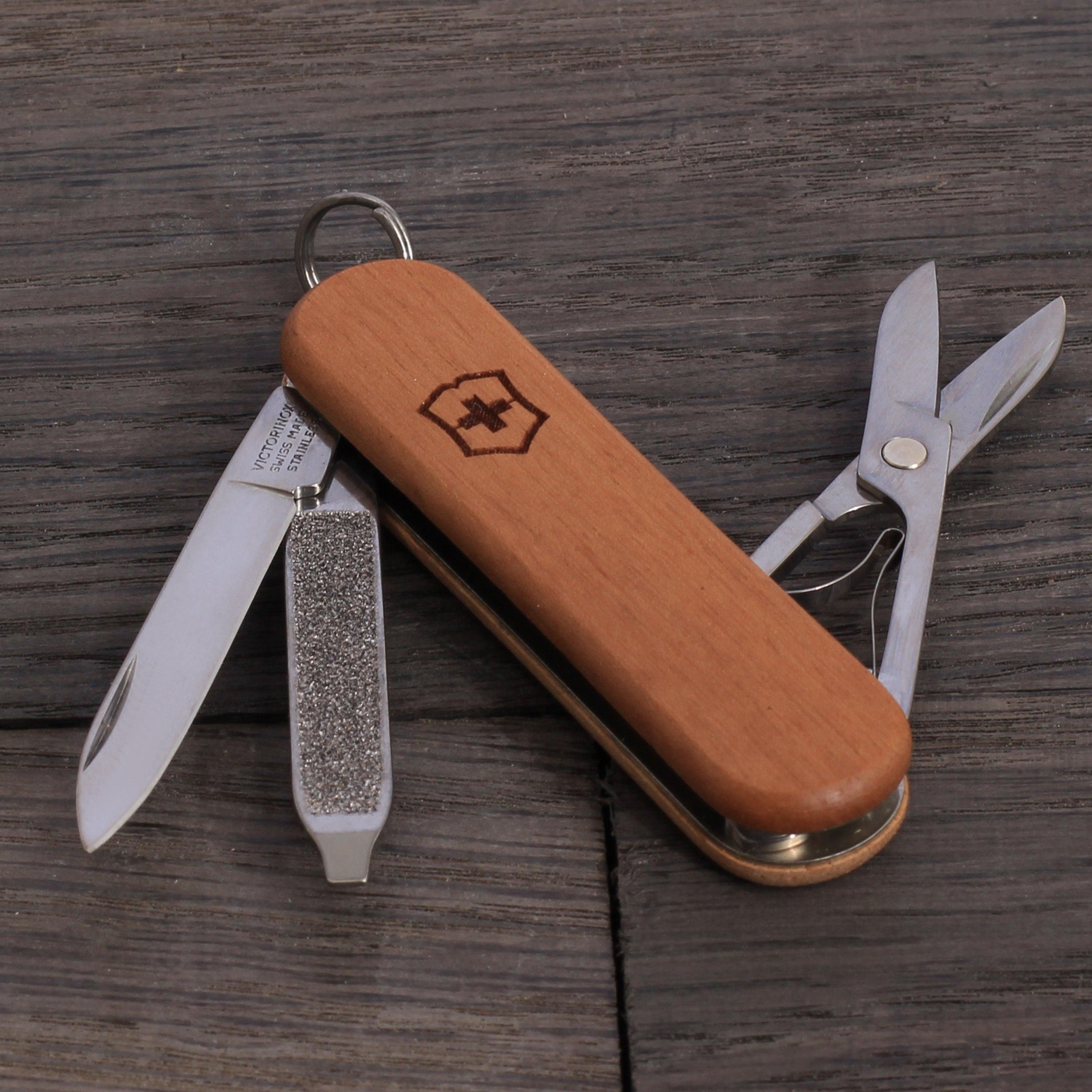 Victorinox Classic SD | Wood | Länge: 5,8 cm | 5 Funktionen - MANSHIT