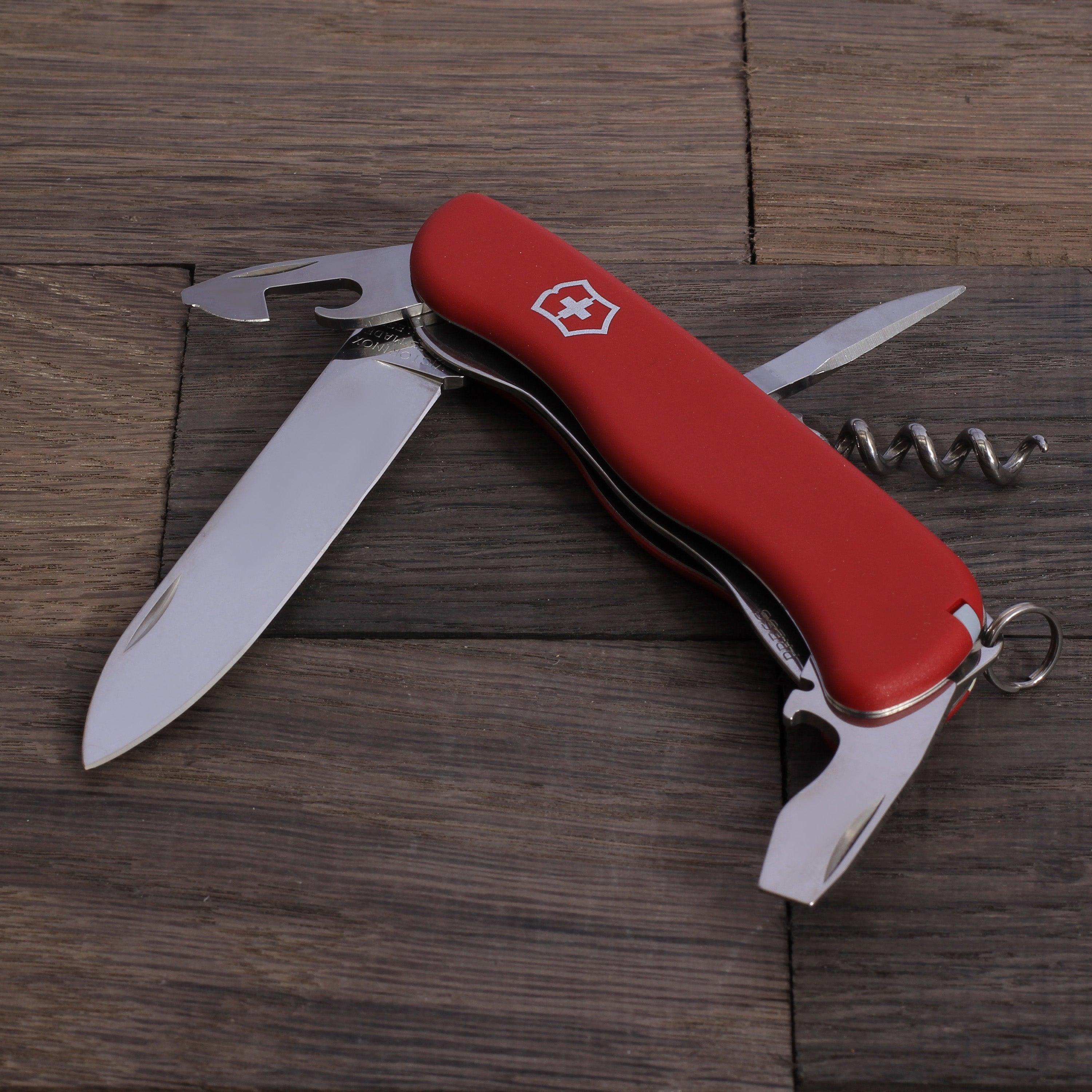 Victorinox Picknicker | Rot | Länge: 11,1 cm | 11 Funktionen - MANSHIT