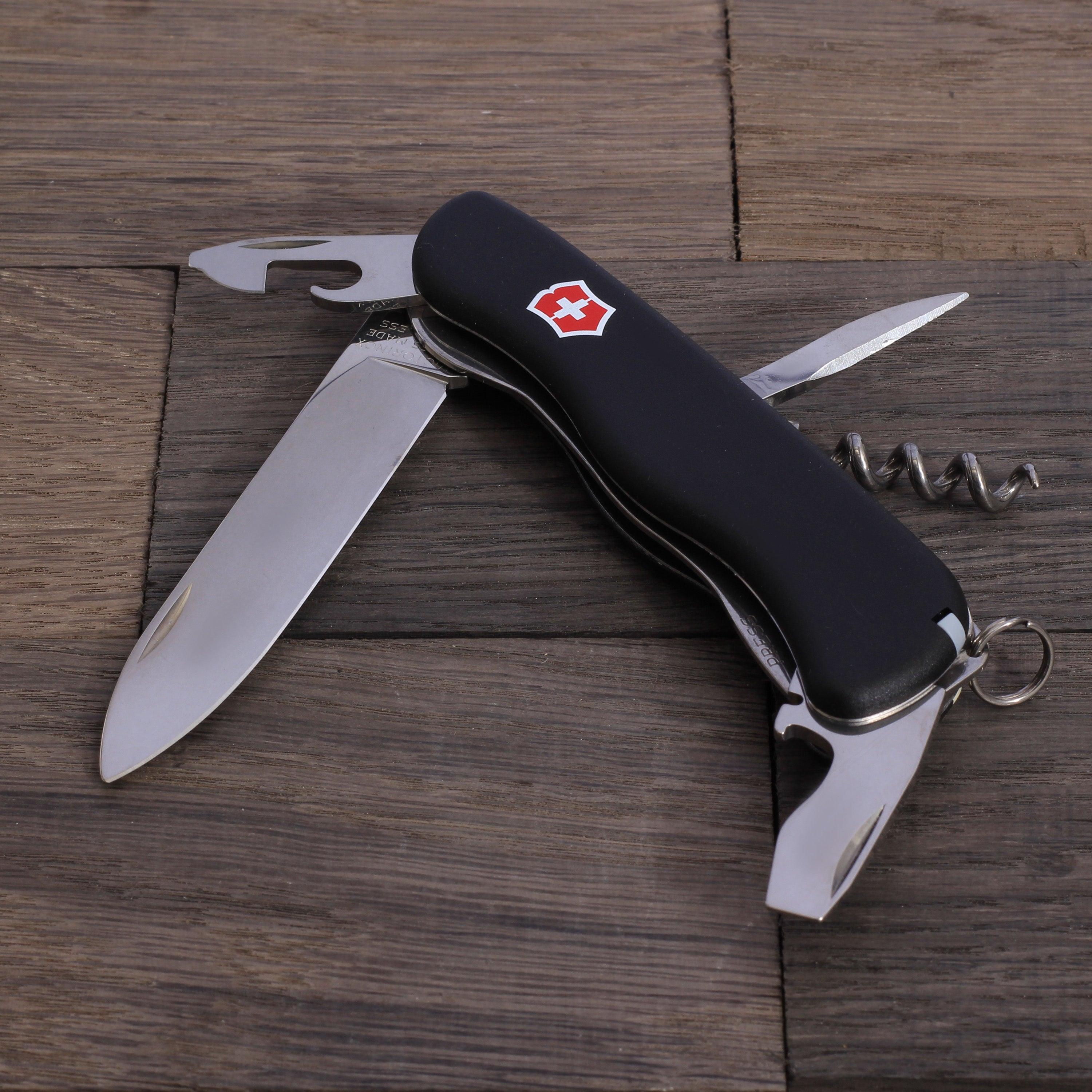 Victorinox Picknicker | Schwarz | Länge: 11,1 cm | 11 Funktionen - MANSHIT