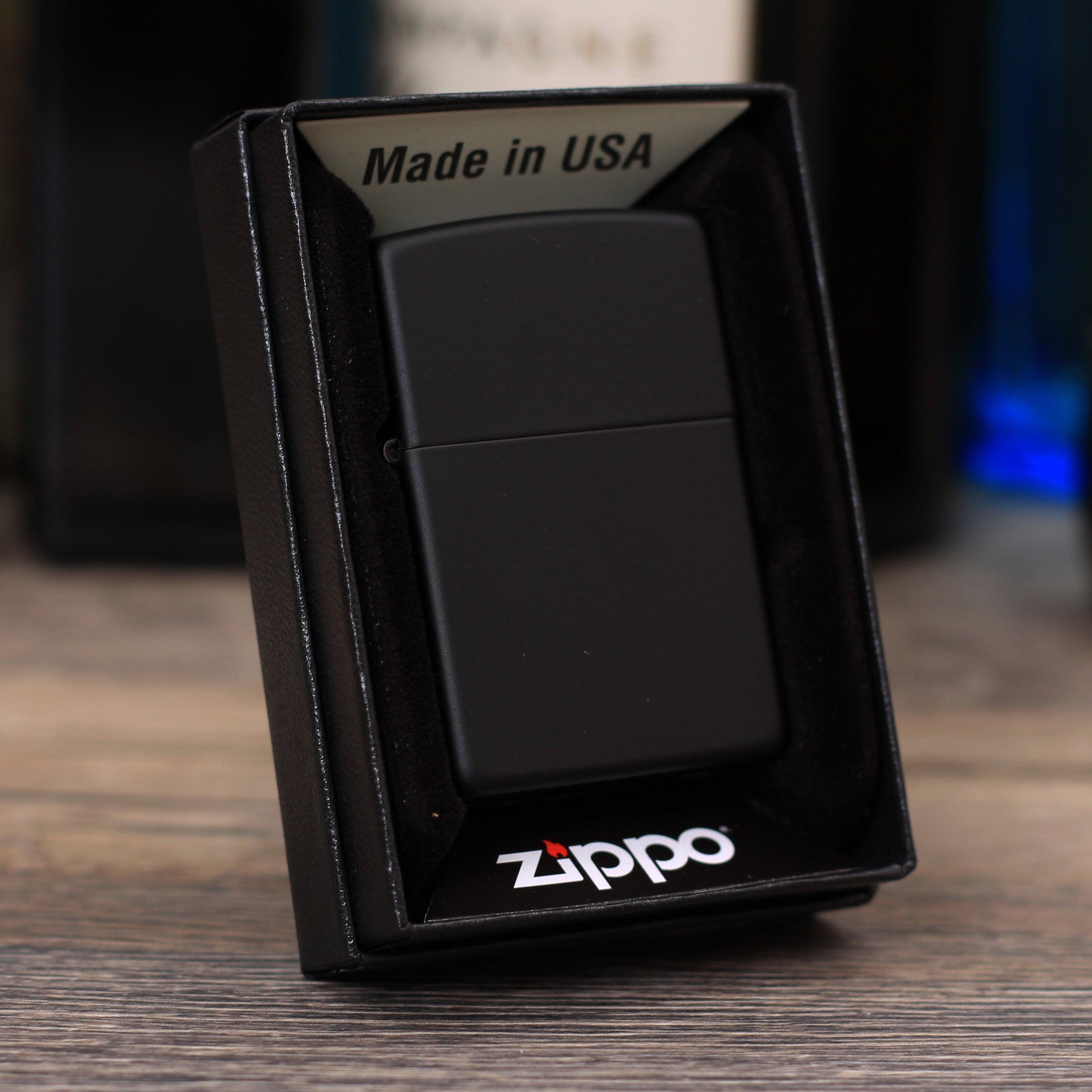 Zippo "Black matte", Benzinfeuerzeug - MANSHIT